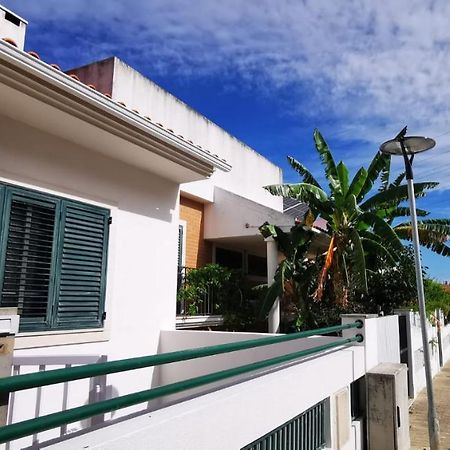 Appartamento Quarto Duplo Com Kitchenette, Wc E Patio Privativo Corroios Esterno foto