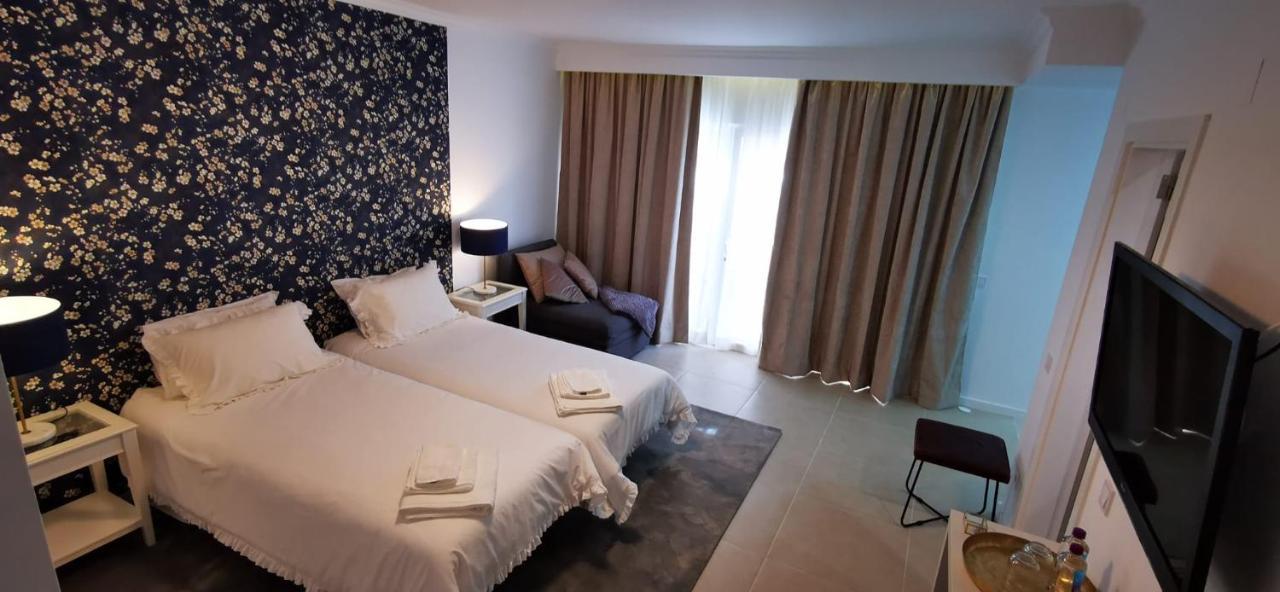 Appartamento Quarto Duplo Com Kitchenette, Wc E Patio Privativo Corroios Esterno foto