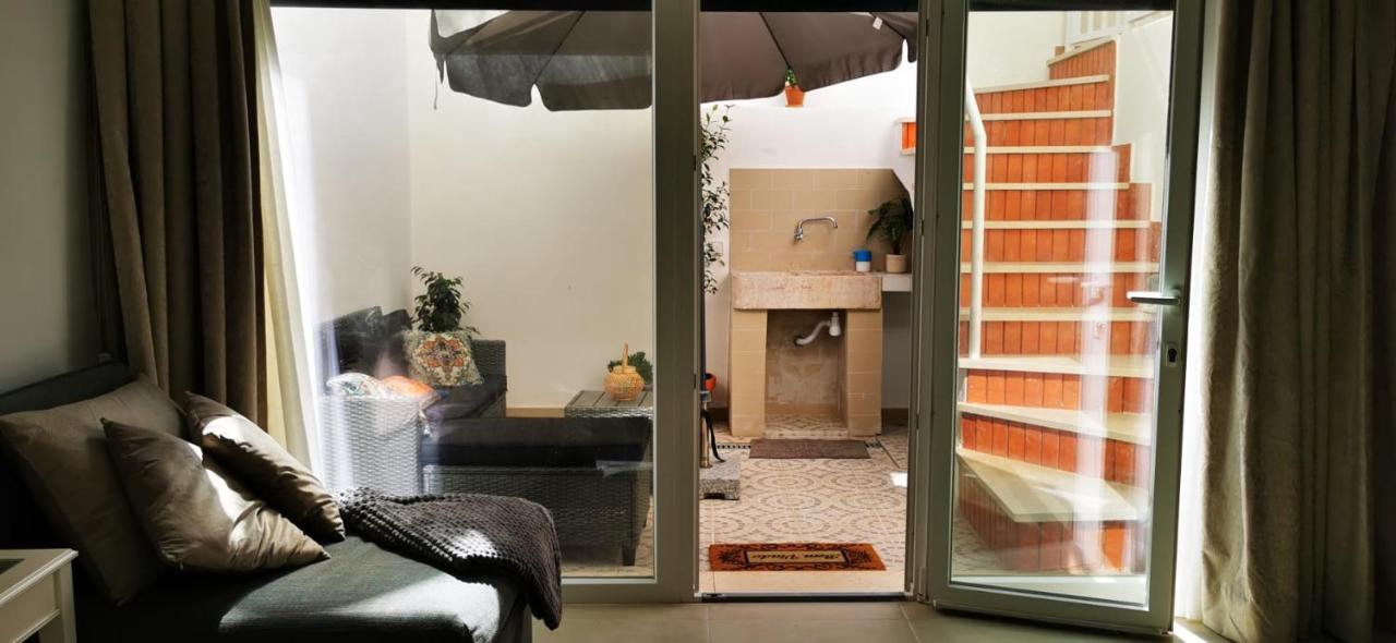 Appartamento Quarto Duplo Com Kitchenette, Wc E Patio Privativo Corroios Esterno foto