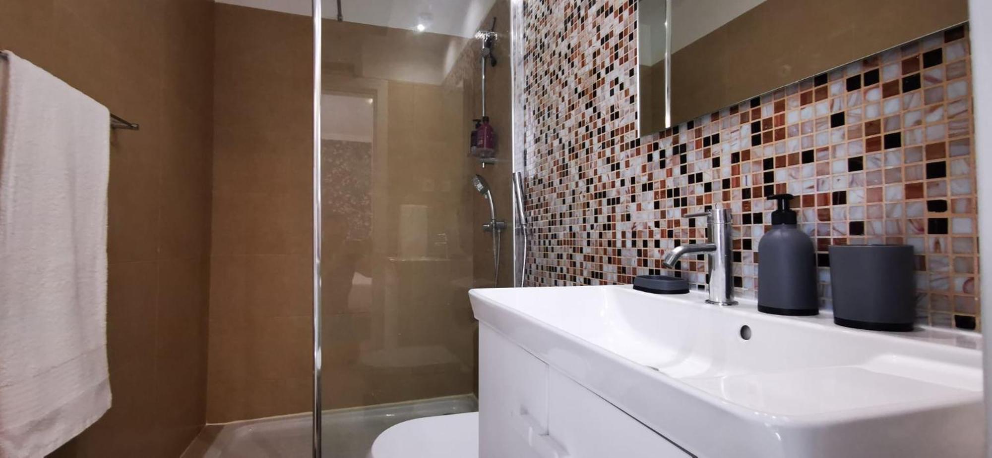 Appartamento Quarto Duplo Com Kitchenette, Wc E Patio Privativo Corroios Esterno foto